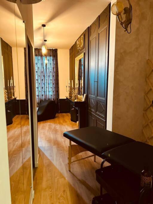 Love Room « L'Etreinte Doree » Illiers-Combray المظهر الخارجي الصورة